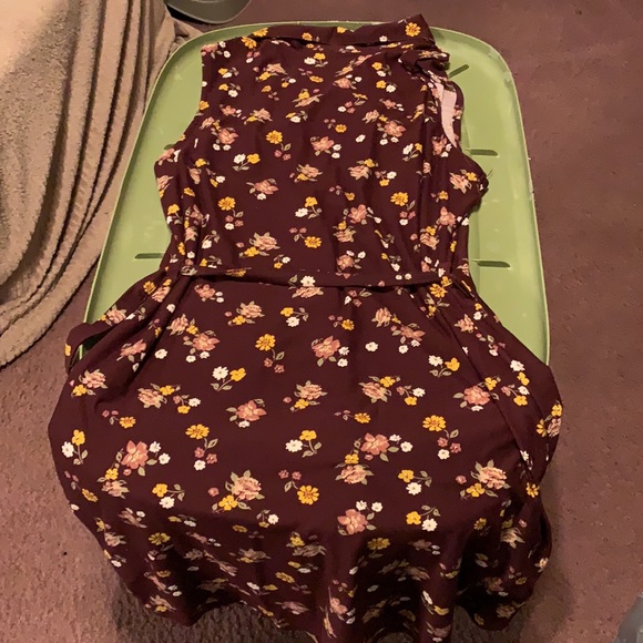 Maroon Flower Print Dress - Picture 2 of 6